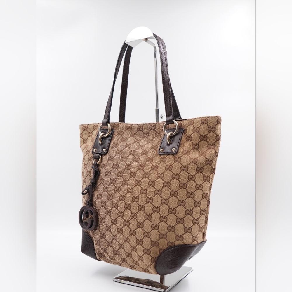 ❌️❌️SOLD❌️❌️BX19 💕 Gucci GG Canvas Interlocking Charm Tote - Picture 2 of 14